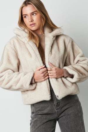 Fluffy basic coat h5 Picture2